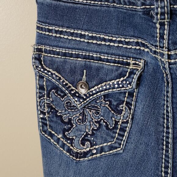 Nine West Women's Boot Cut Blue Jeans. Size 10 - Picture 14 of 16